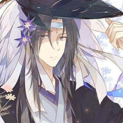 美女COS《巫师3》叶奈法惊艳绝伦 白嫩香肩紫眸勾人